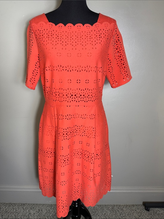 Banana Republic Dresses & Skirts - Banana Republic Coral Eyelet Fit & Flare Dress Sz 12